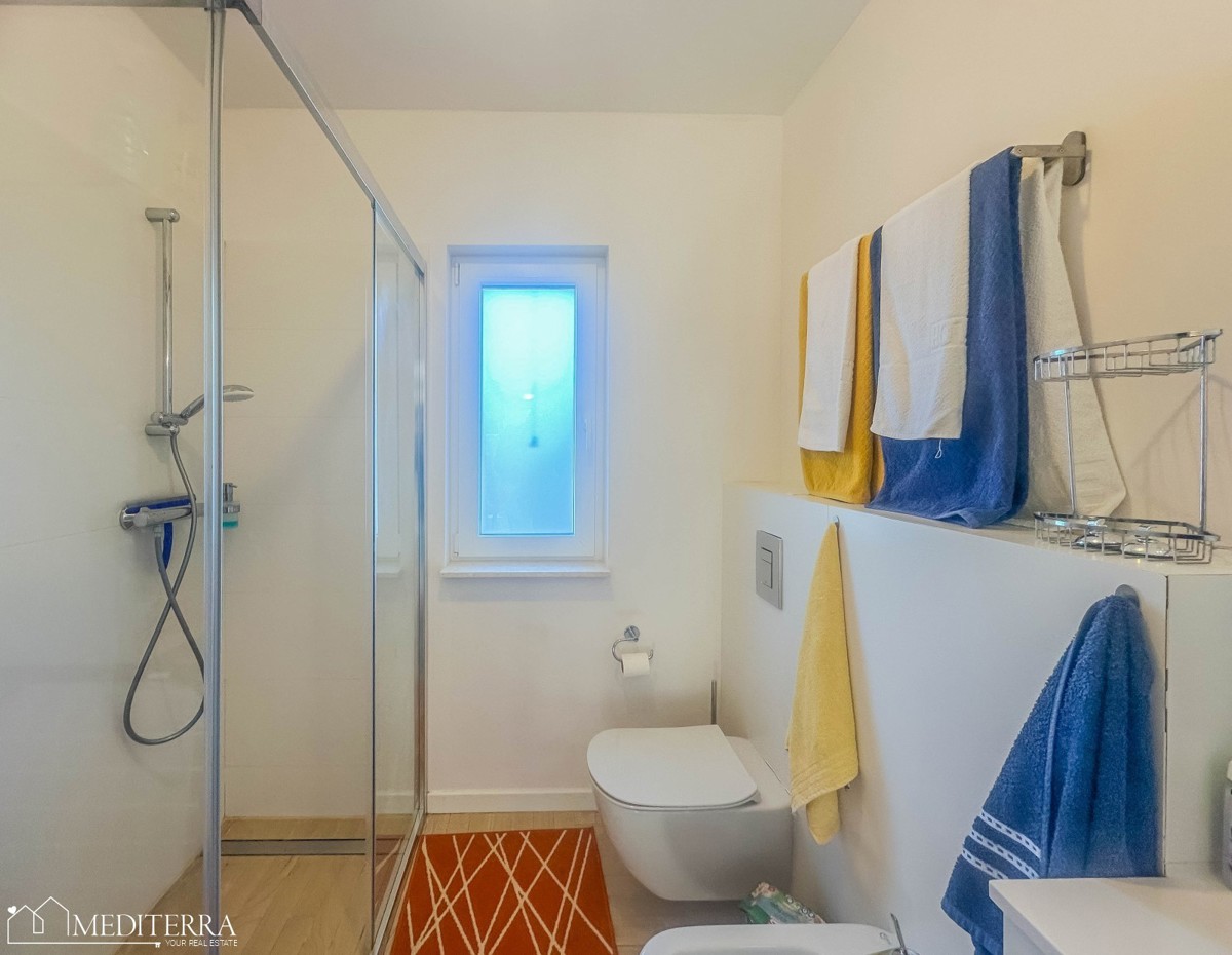 Casa a un piano con piscina a Cittanova, Istria