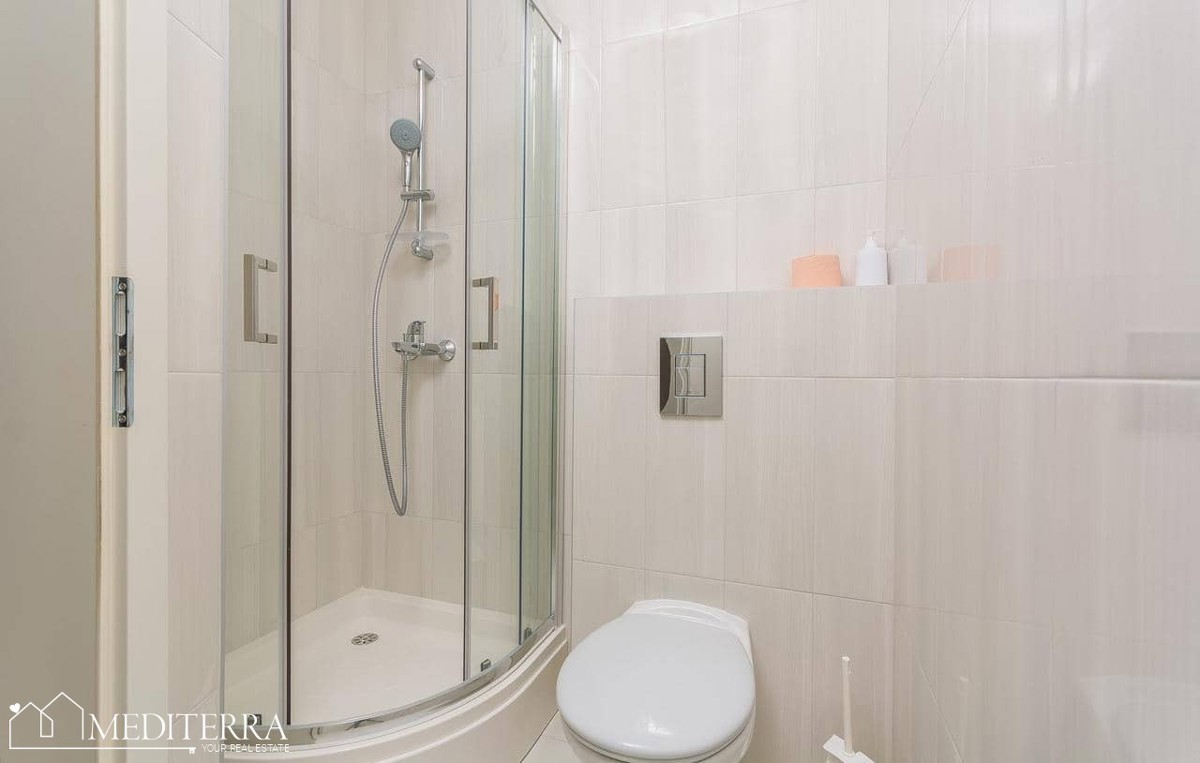 Appartamento al piano terra con due camere da letto in un'ottima posizione, Novigrad, Istria