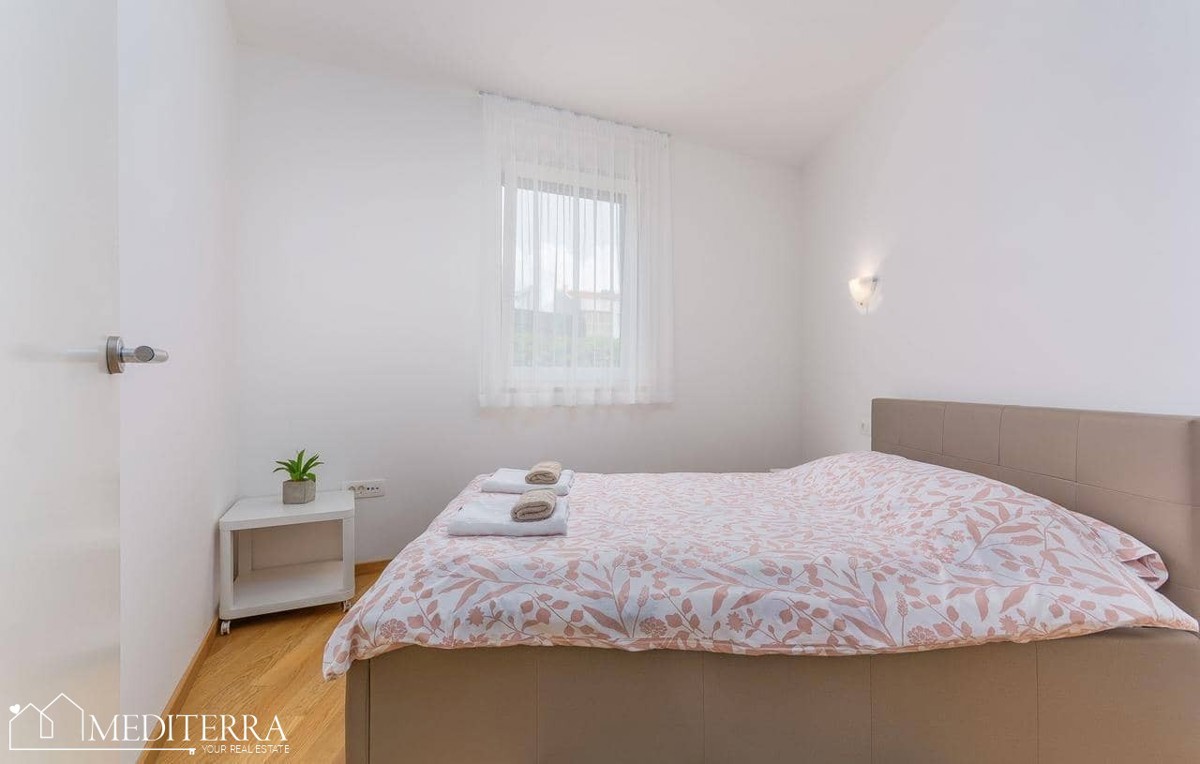 Appartamento al piano terra con due camere da letto in un'ottima posizione, Novigrad, Istria