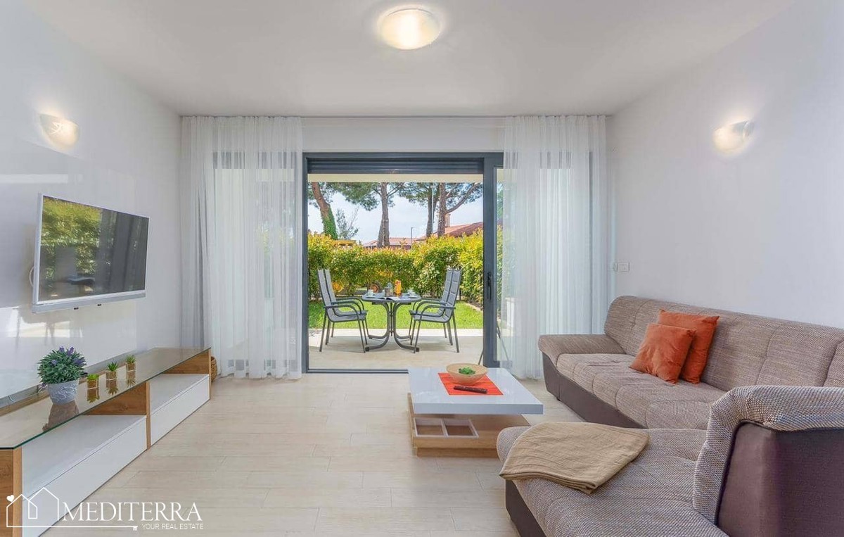 Appartamento al piano terra con due camere da letto in un'ottima posizione, Novigrad, Istria