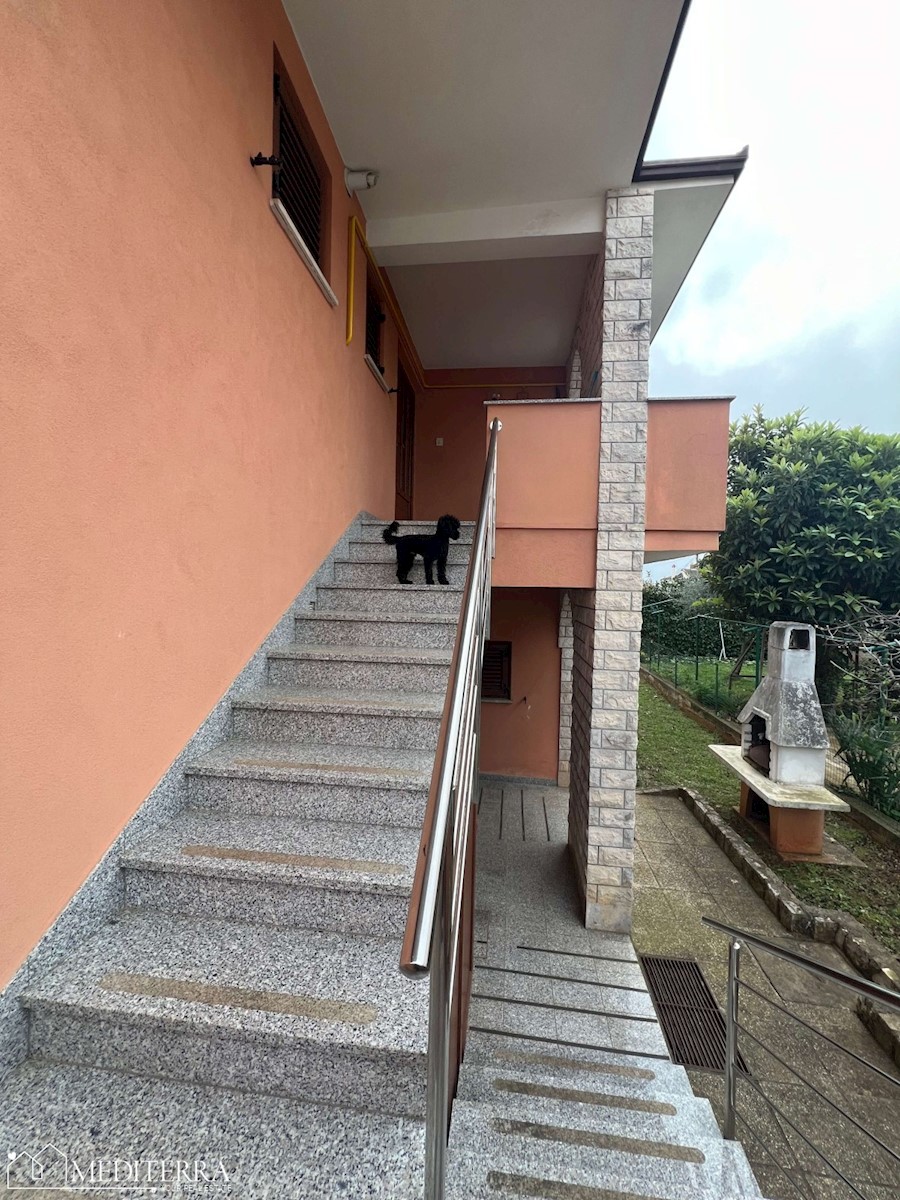 Casa in ottima posizione con vista sul mare, Cittanova, Istria