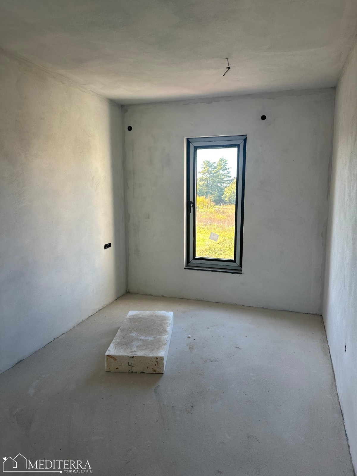 Eccellente appartamento con due camere da letto in una posizione tranquilla, Parenzo, Istria