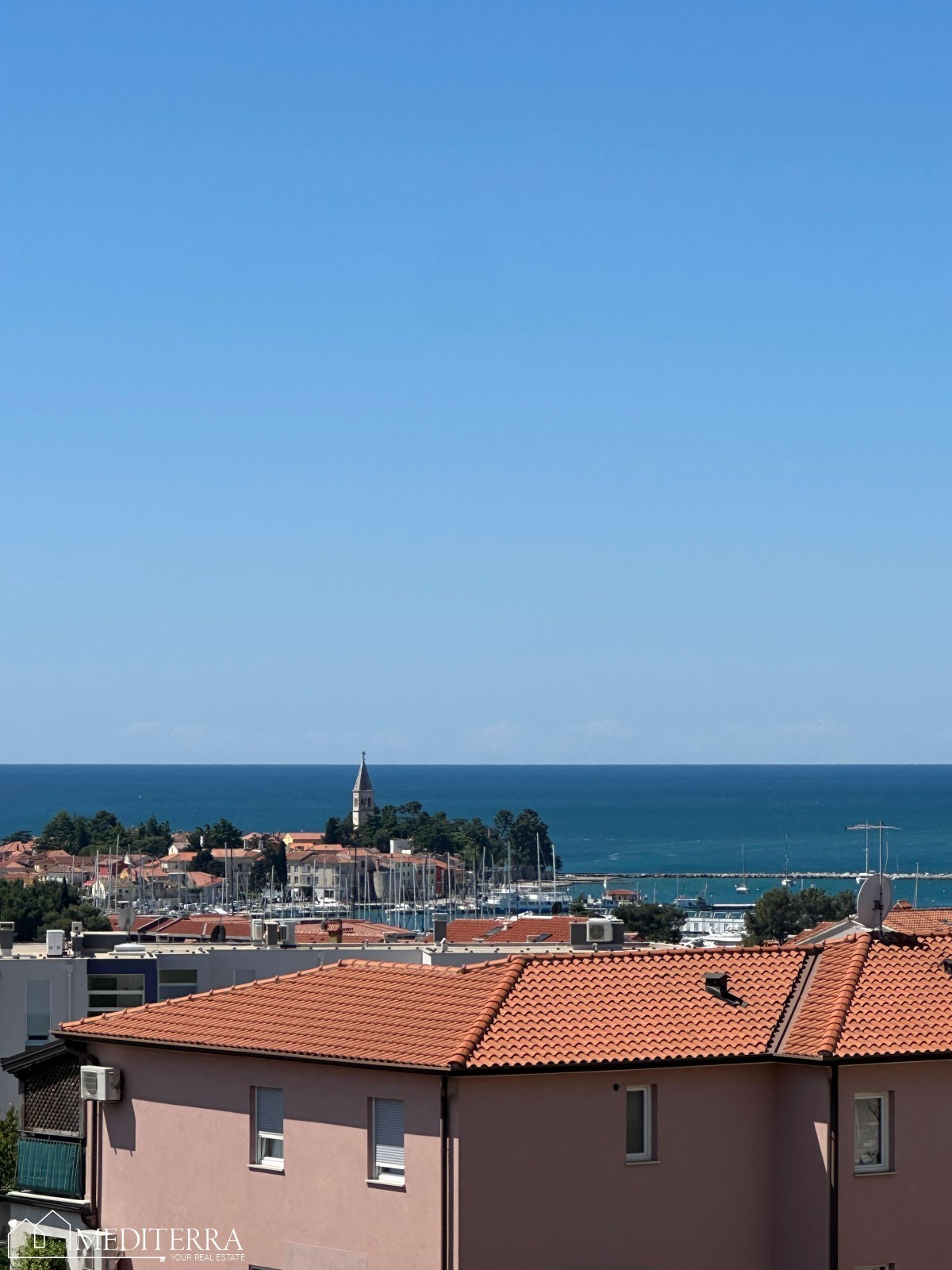 Appartamento con due camere da letto con splendida vista mare, Cittanova, Istria