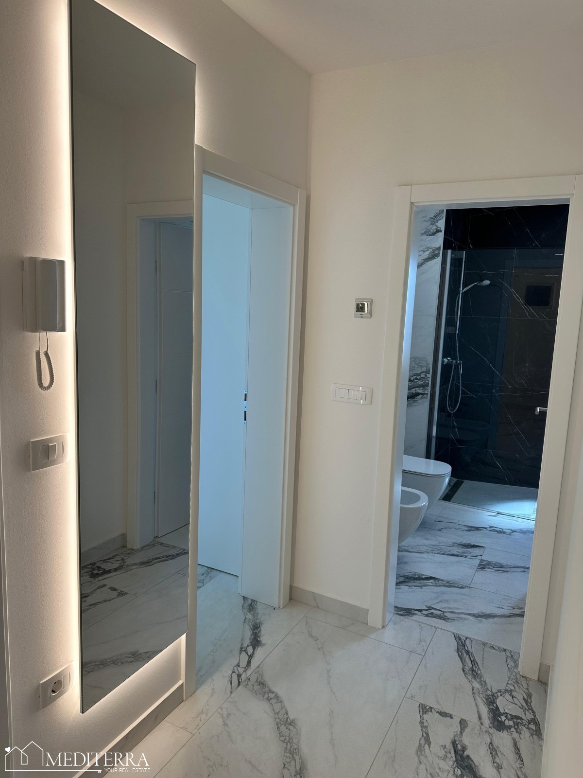 Appartamento con due camere da letto con splendida vista mare, Cittanova, Istria