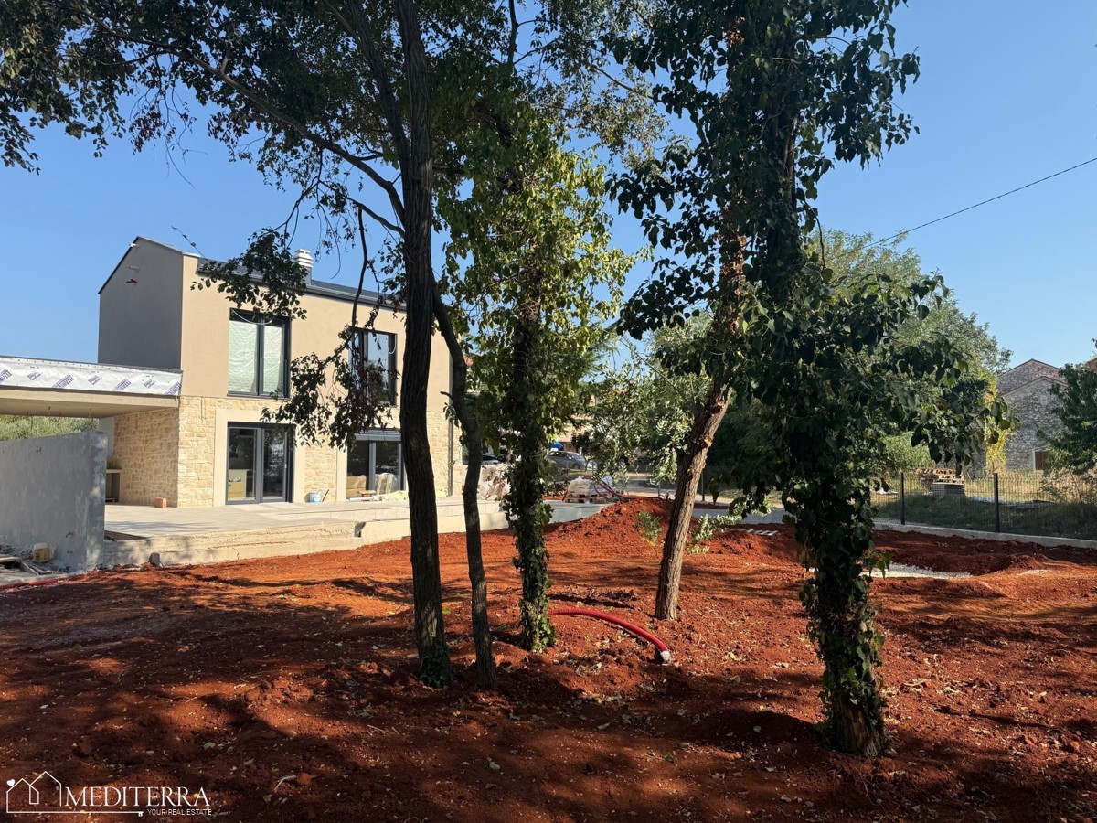 Nuovo edificio in una posizione eccezionale, Novigrad, Istria