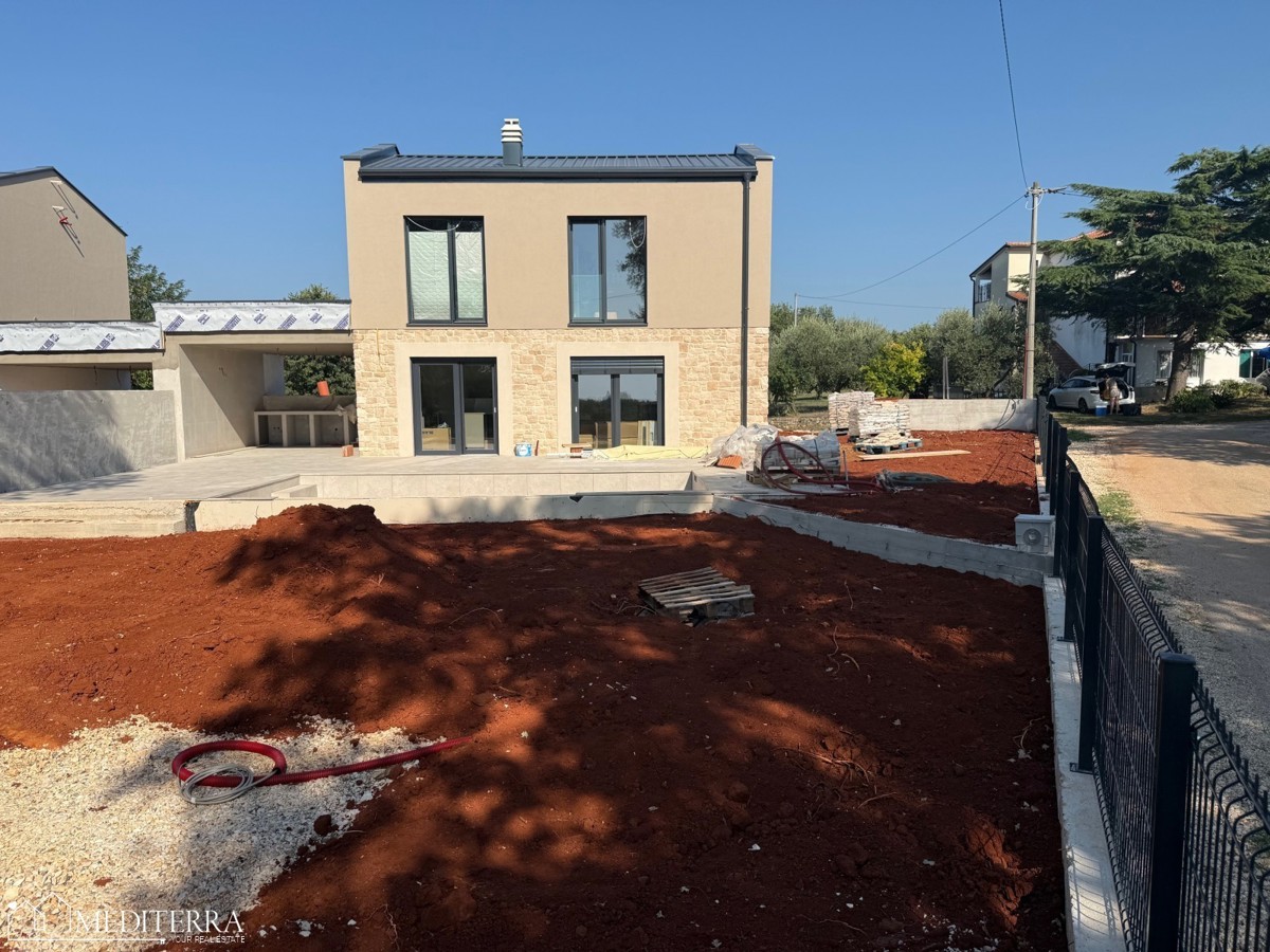 Nuovo edificio in una posizione eccezionale, Novigrad, Istria