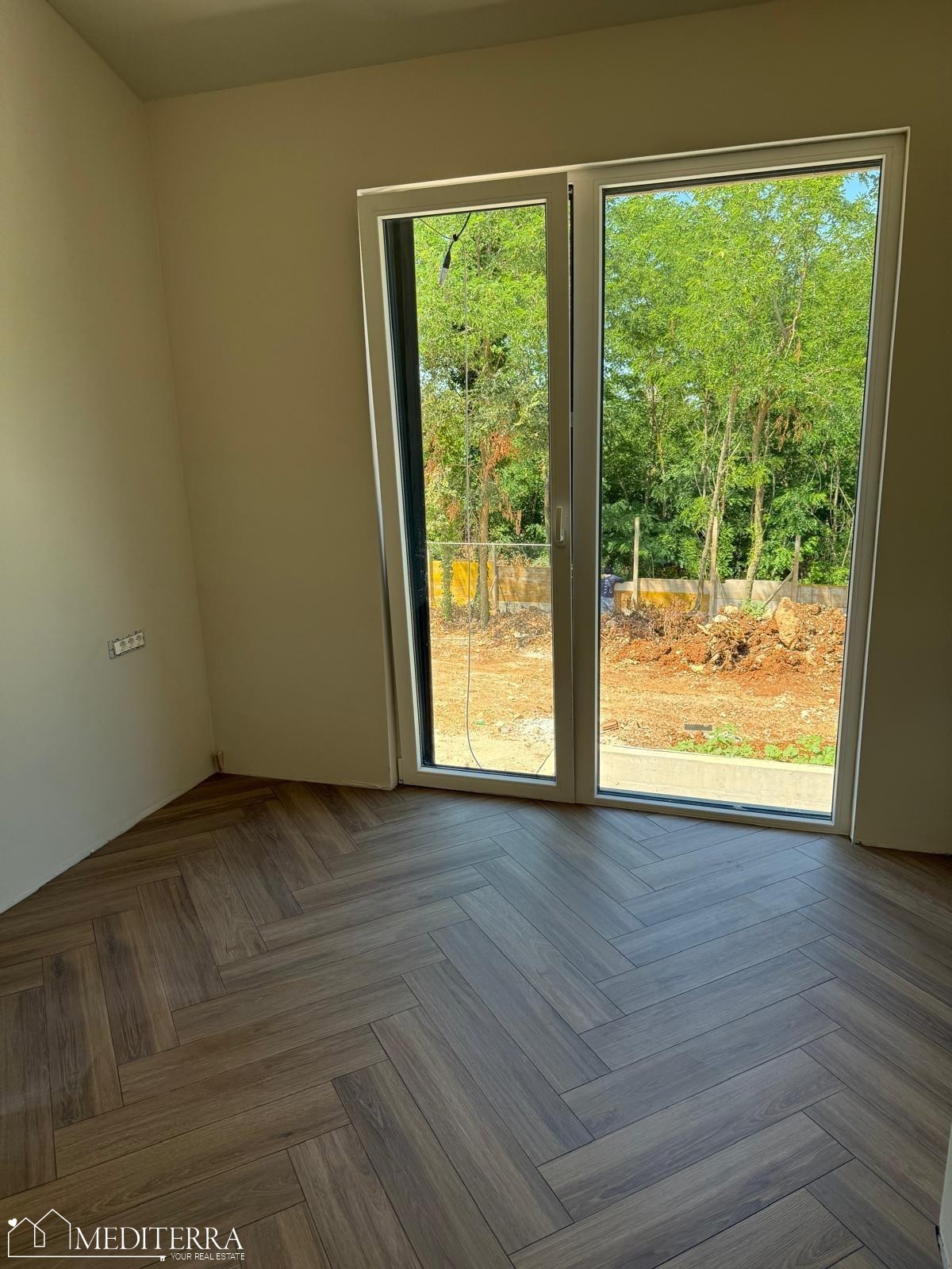 Nuovo edificio in una posizione eccezionale, Novigrad, Istria