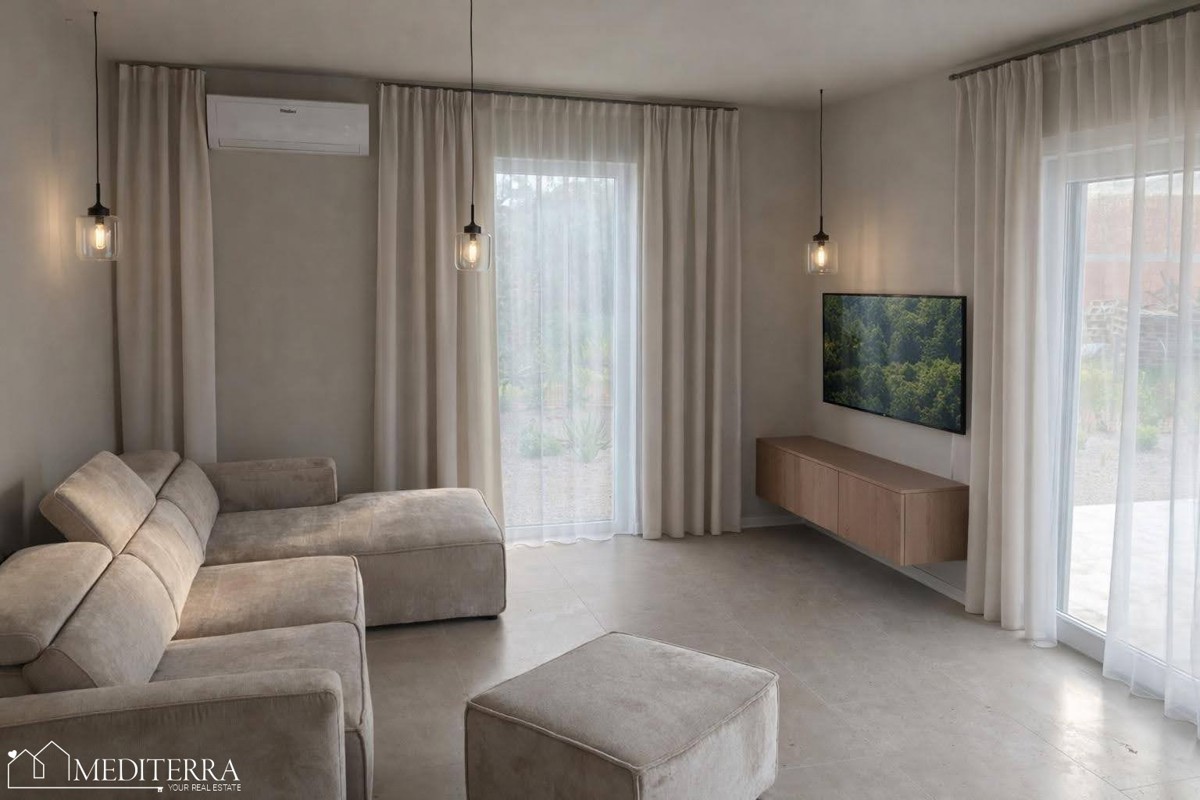 Nuovo edificio in una posizione eccezionale, Novigrad, Istria