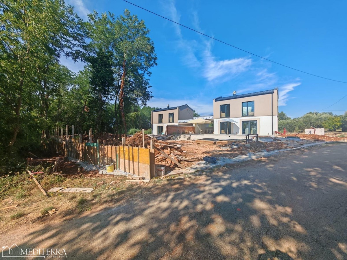 Nuovo edificio in una posizione eccezionale, Novigrad, Istria