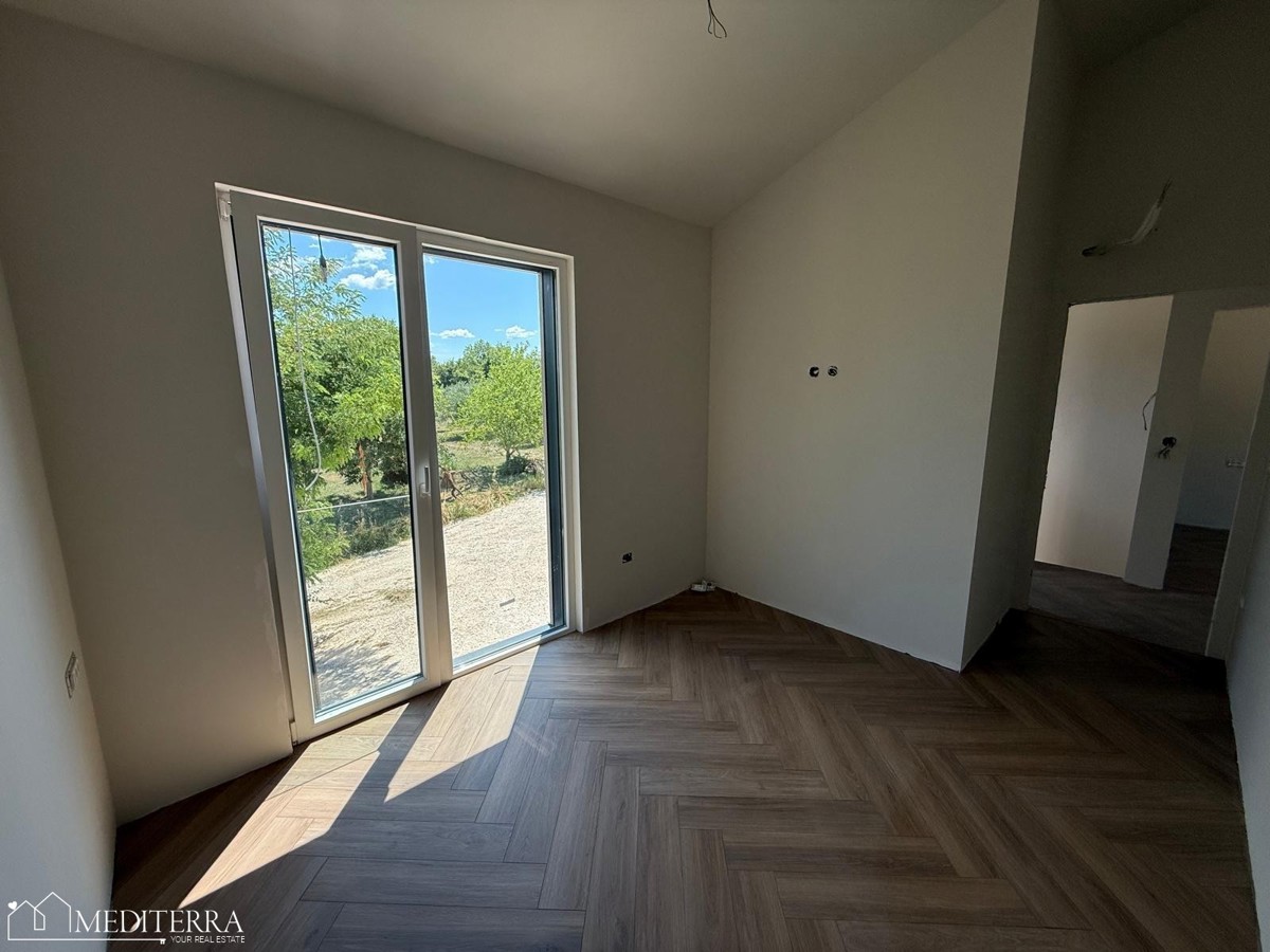 Nuovo edificio in una posizione eccezionale, Novigrad, Istria