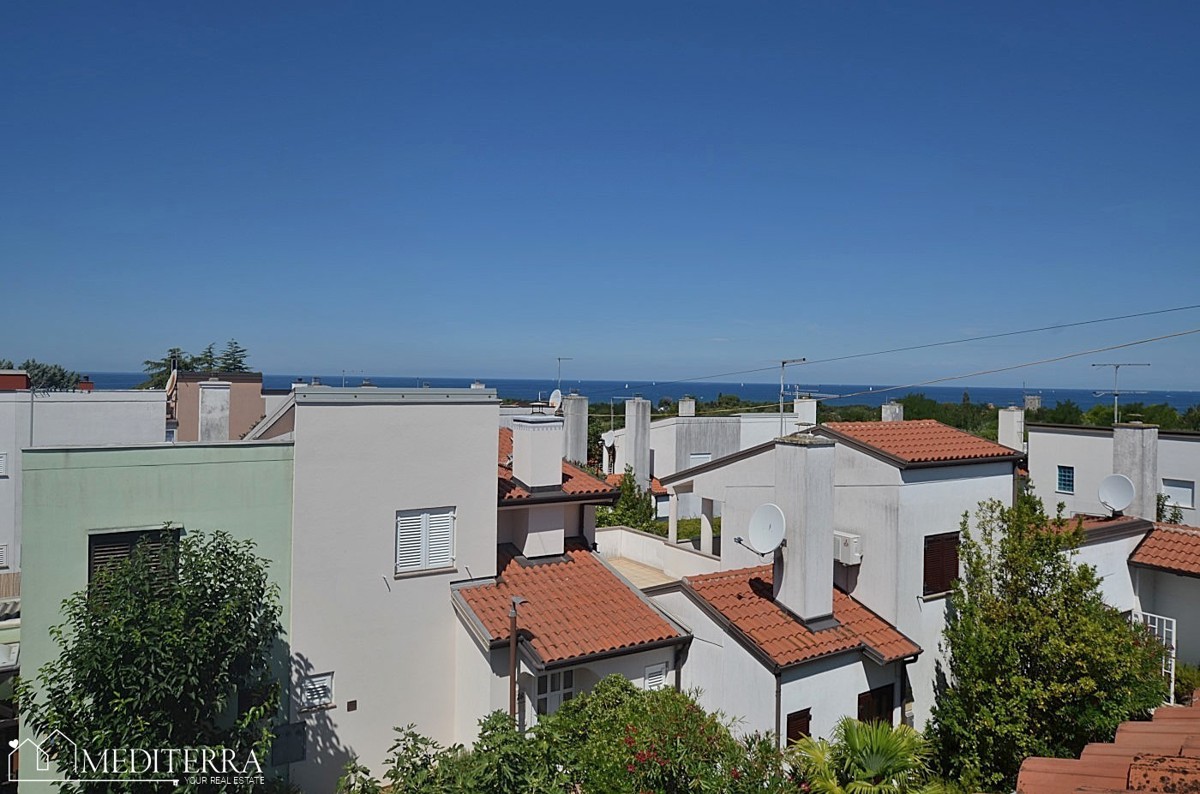 Appartamento su due piani con splendida vista mare, Cittanova, Istria