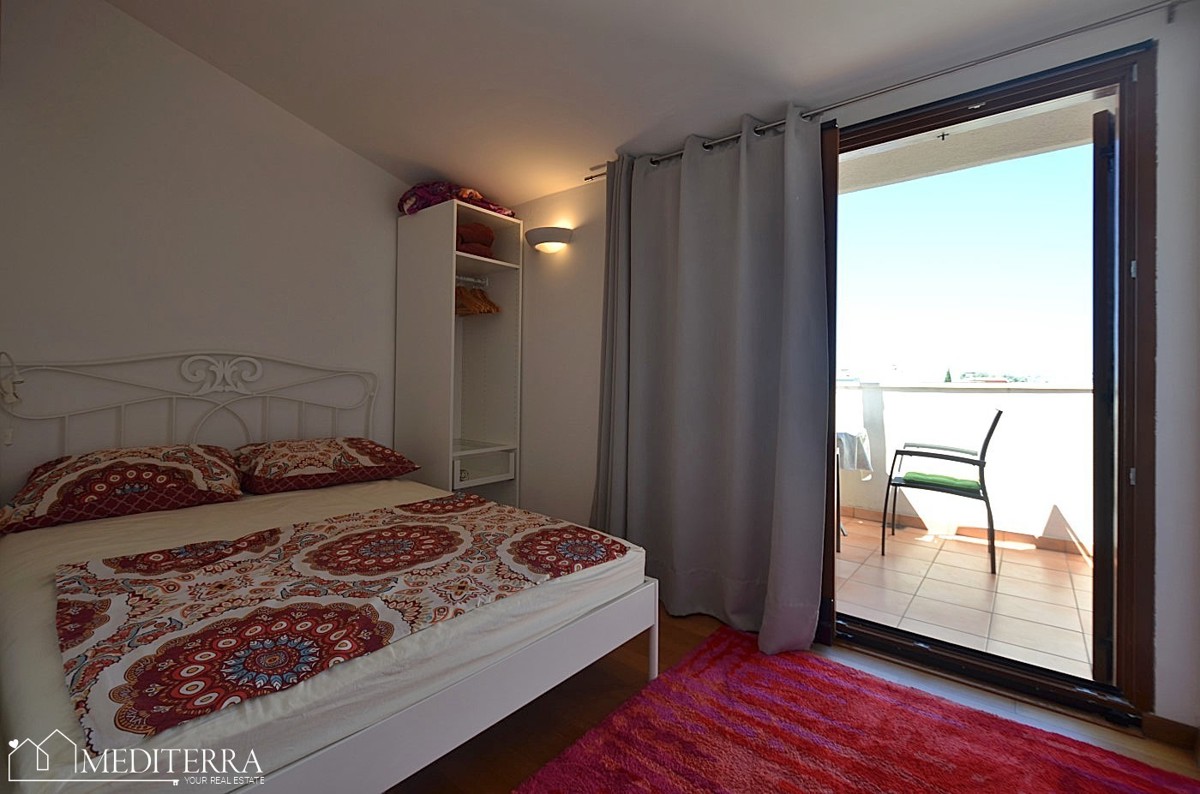 Appartamento su due piani con splendida vista mare, Cittanova, Istria