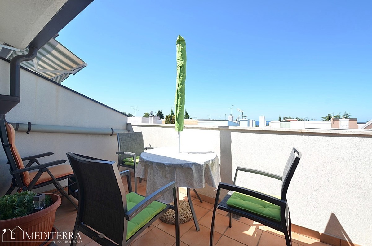 Appartamento su due piani con splendida vista mare, Cittanova, Istria