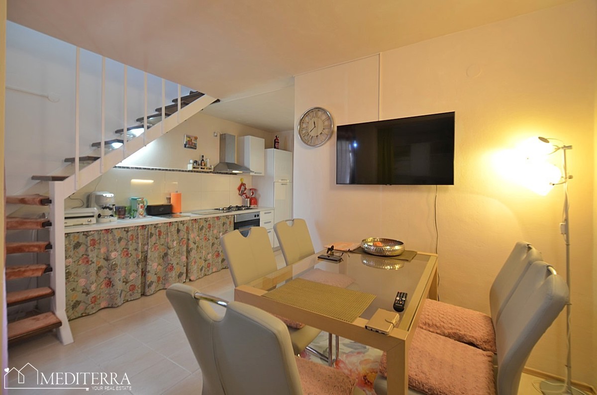 Appartamento su due piani con splendida vista mare, Cittanova, Istria