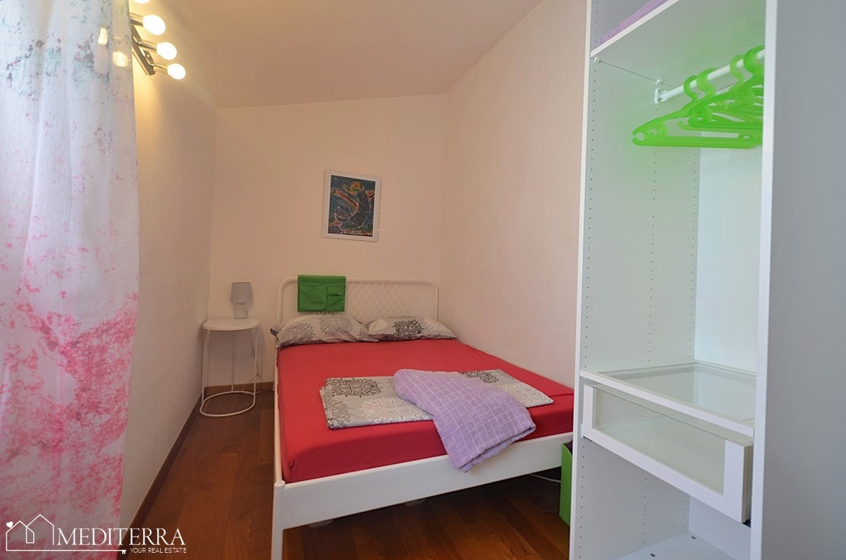 Appartamento su due piani con splendida vista mare, Cittanova, Istria