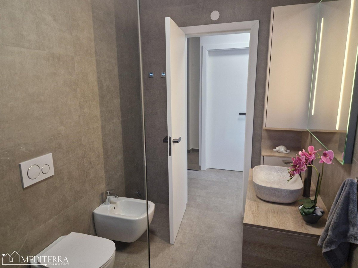 Splendido appartamento modernamente arredato con piscina in una posizione eccellente, Novigrad, Istria