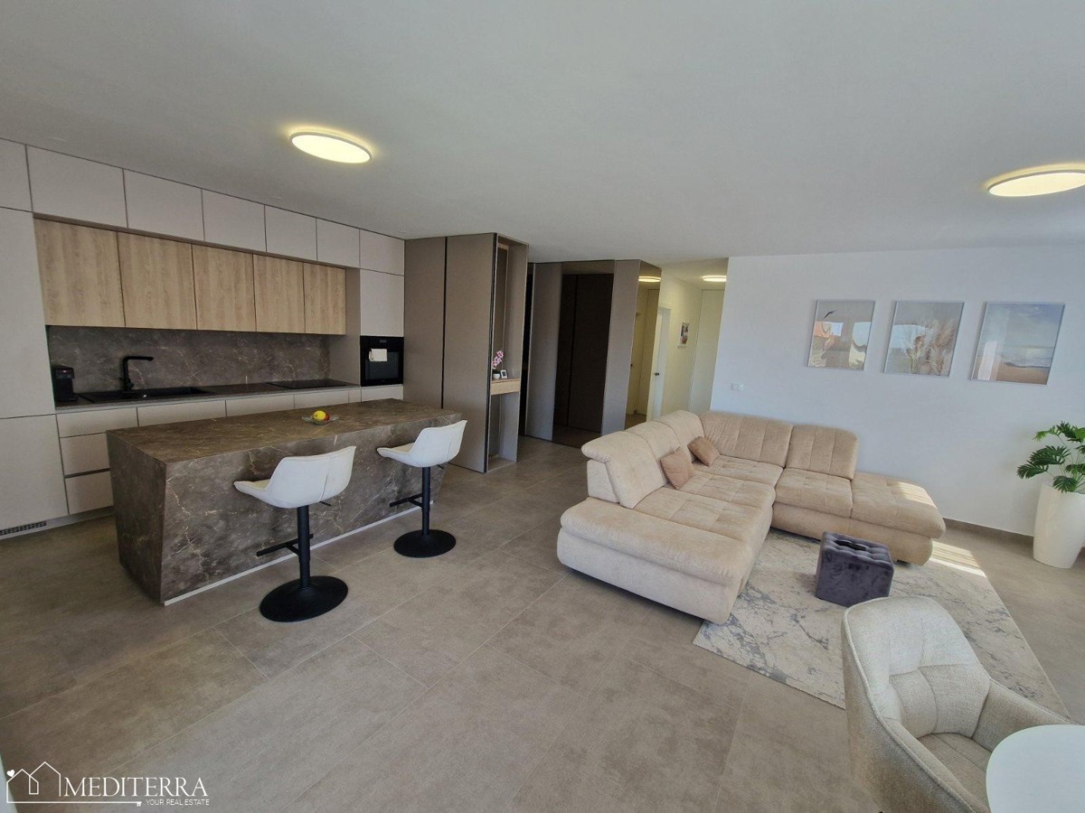 Splendido appartamento modernamente arredato con piscina in una posizione eccellente, Novigrad, Istria