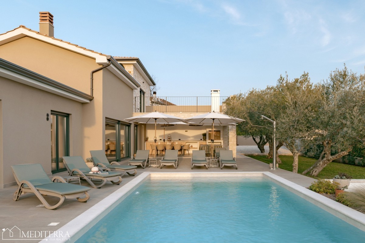 Istria, Kaštelir-Labinci – Villa moderna in stile istriano con vista panoramica sul mare