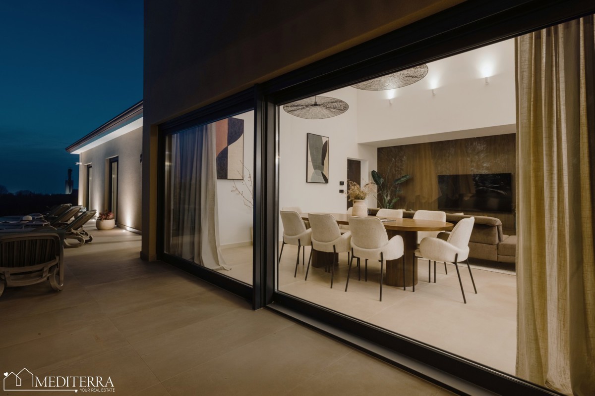 Istria, Kaštelir-Labinci – Villa moderna in stile istriano con vista panoramica sul mare