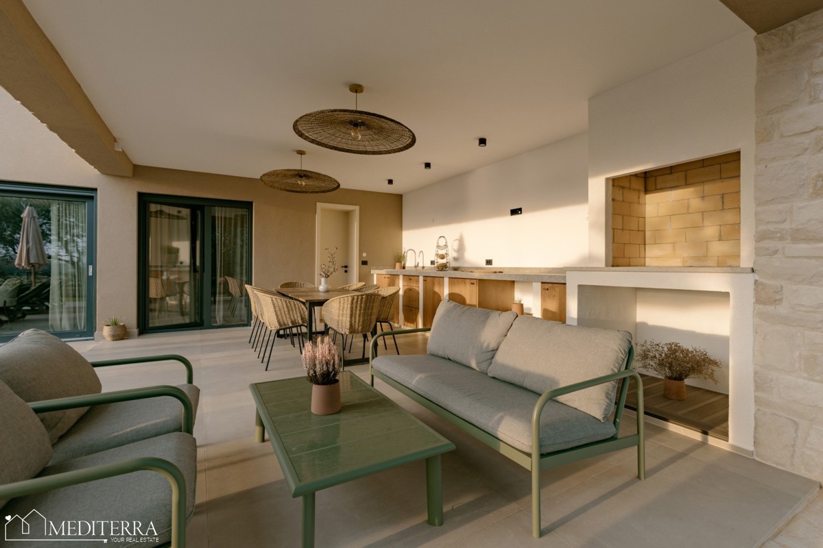 Istria, Kaštelir-Labinci – Villa moderna in stile istriano con vista panoramica sul mare