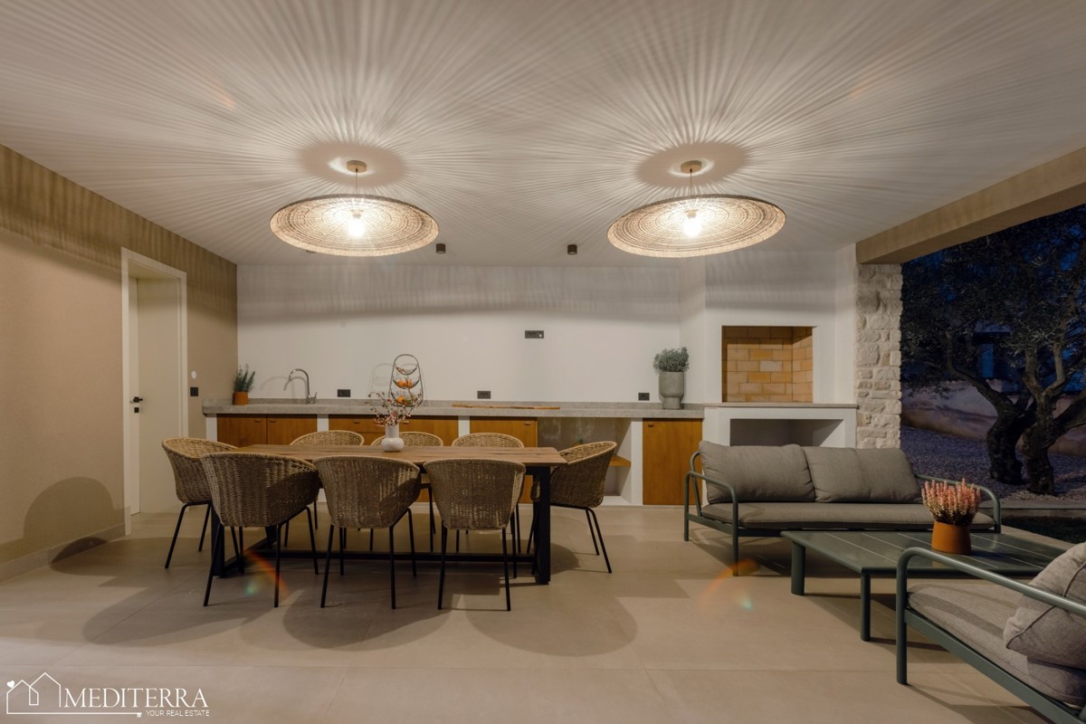 Istria, Kaštelir-Labinci – Villa moderna in stile istriano con vista panoramica sul mare