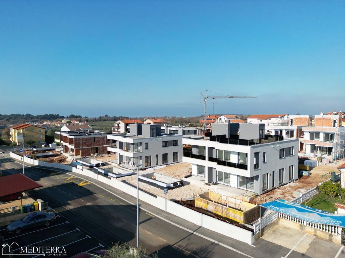 Contessa Residence 4., nuova costruzione con piscina, Novigrad Istria