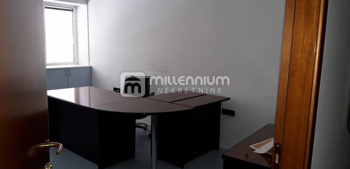 Locale commerciale Škurinje, Rijeka, 2.907m2