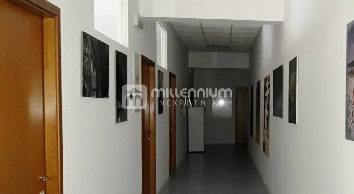 Locale commerciale Škurinje, Rijeka, 2.907m2