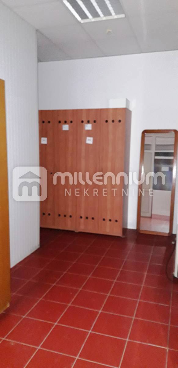 Locale commerciale Škurinje, Rijeka, 2.907m2