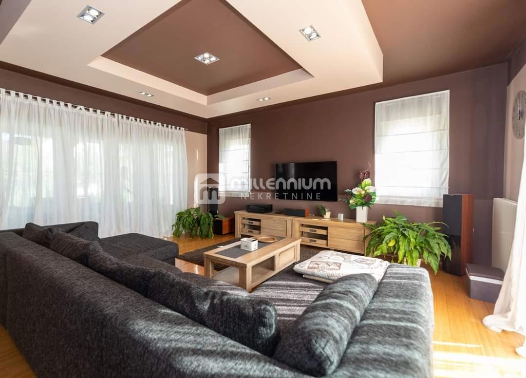 Casa Ravna Gora, 360m2