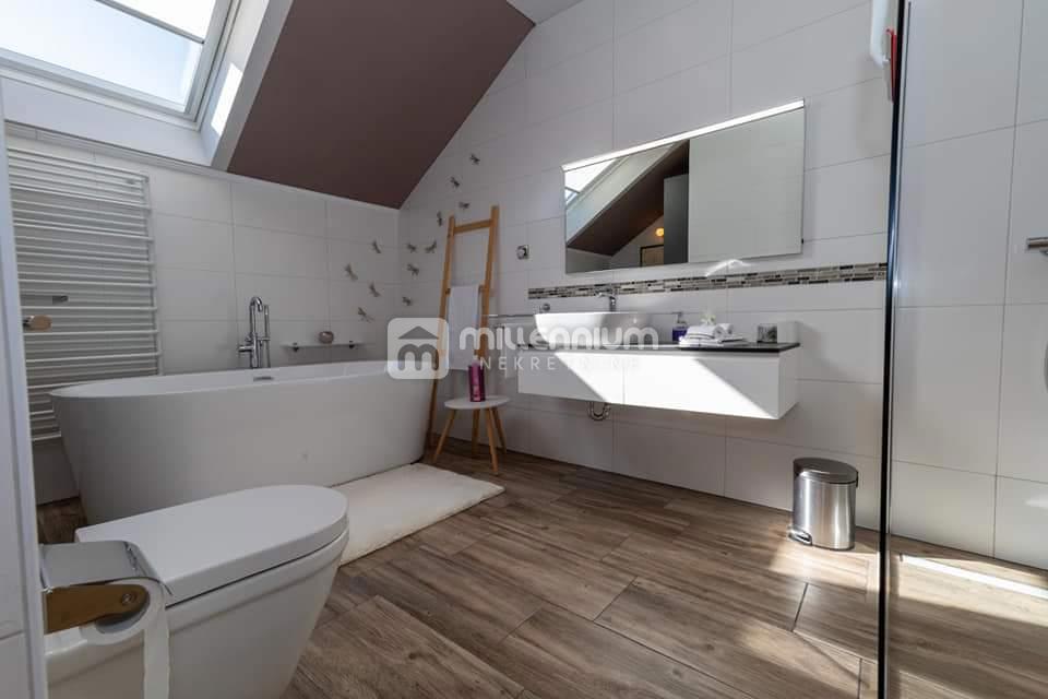 Casa Ravna Gora, 360m2