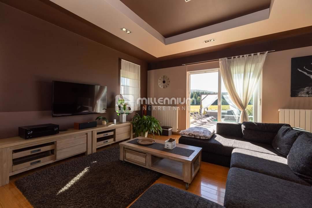 Casa Ravna Gora, 360m2