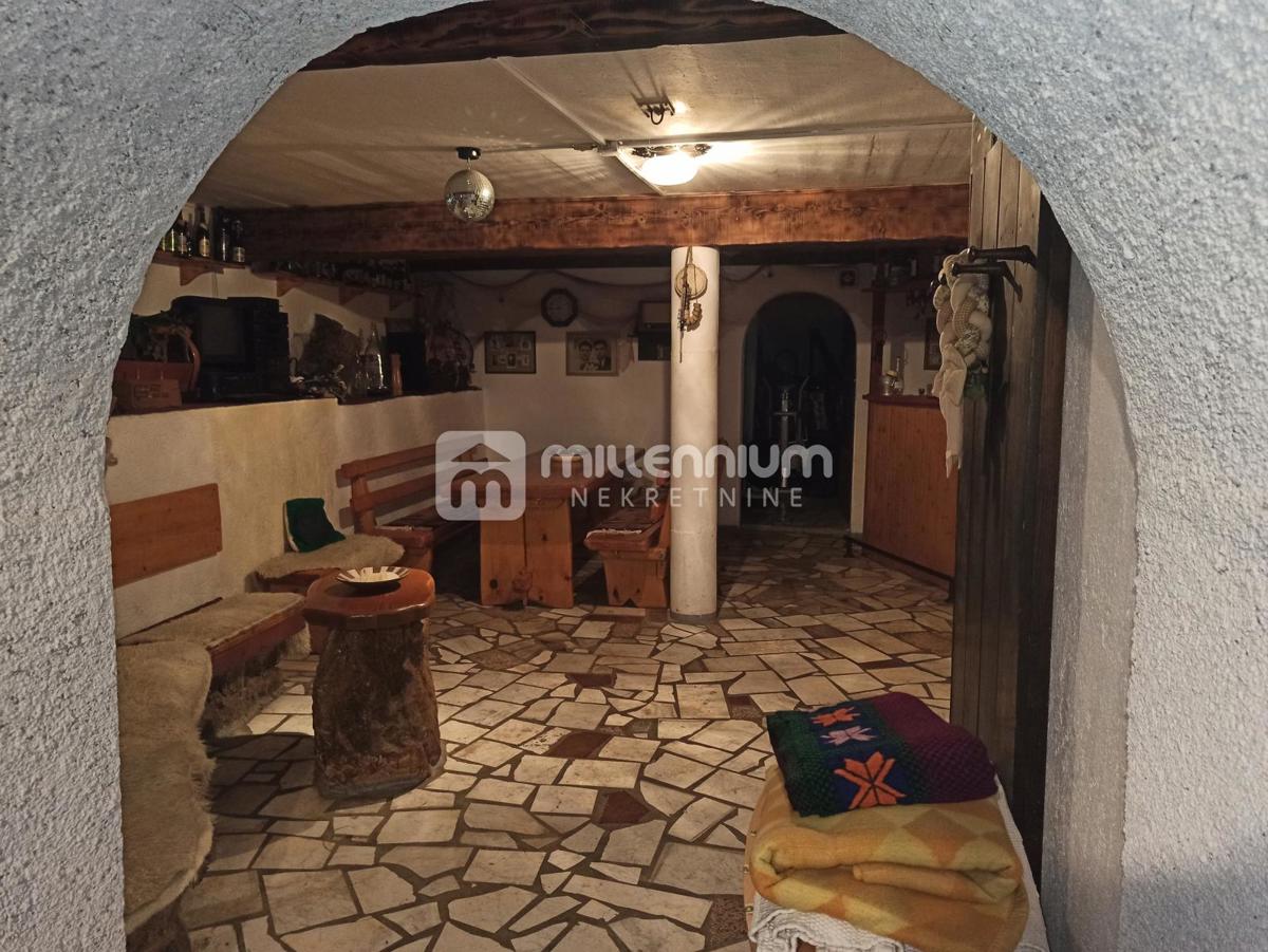Casa Matulji, 394m2