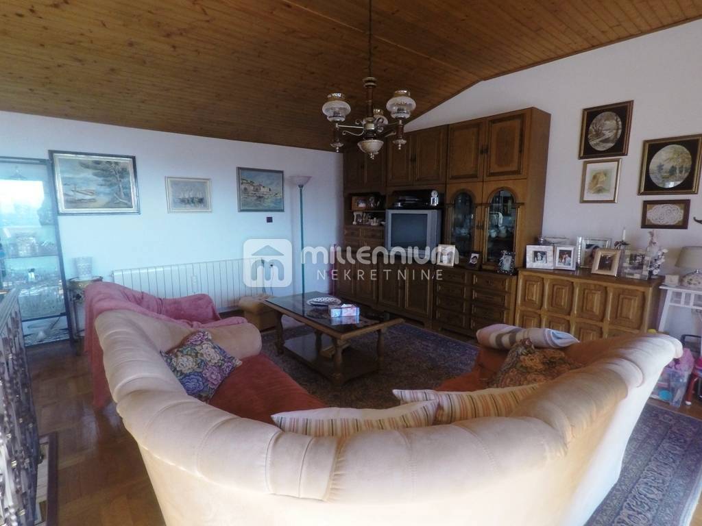 Casa Matulji, 394m2