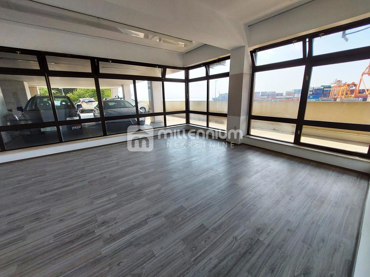 Locale commerciale Pećine, Rijeka, 93,71m2