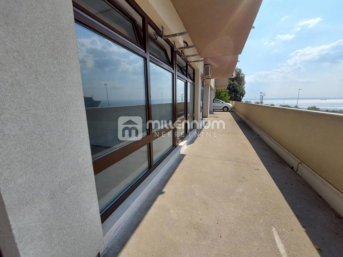 Locale commerciale Pećine, Rijeka, 93,71m2