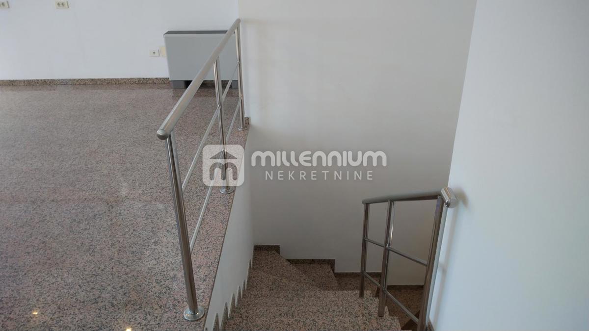 Locale commerciale Podmurvice, Rijeka, 118,49m2