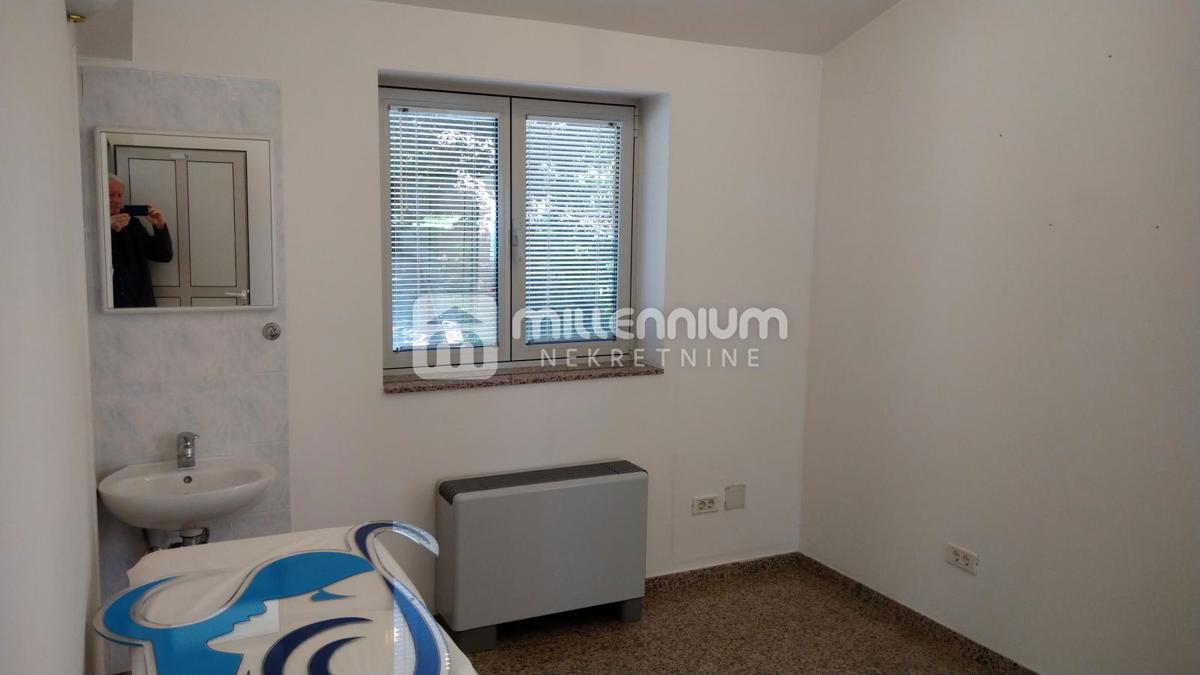 Locale commerciale Podmurvice, Rijeka, 118,49m2