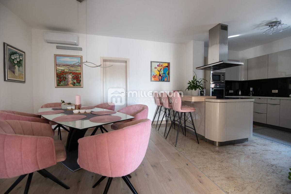 Casa Matulji, 403m2