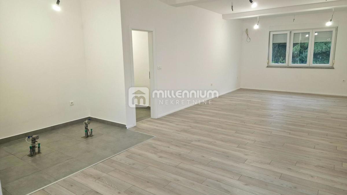 Locale commerciale Saršoni, Viškovo, 51,92m2