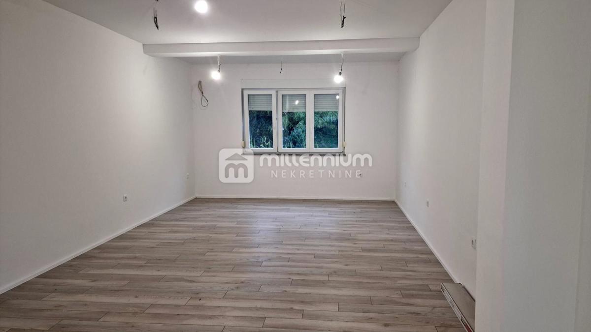 Locale commerciale Saršoni, Viškovo, 51,92m2