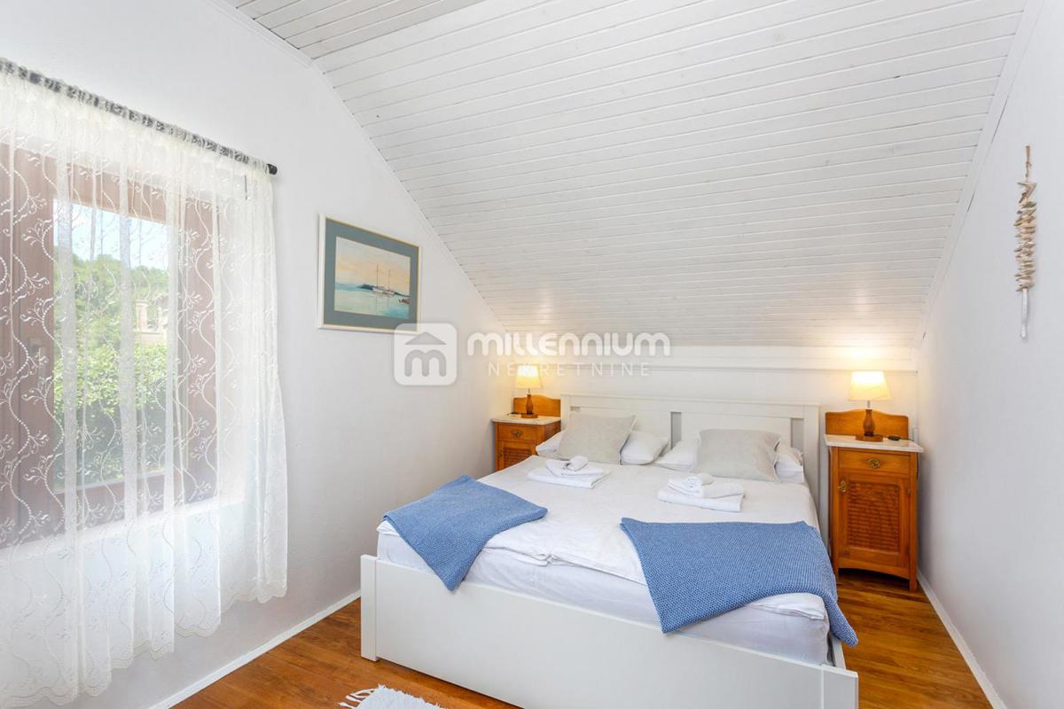 Casa Risika, Vrbnik, 205m2