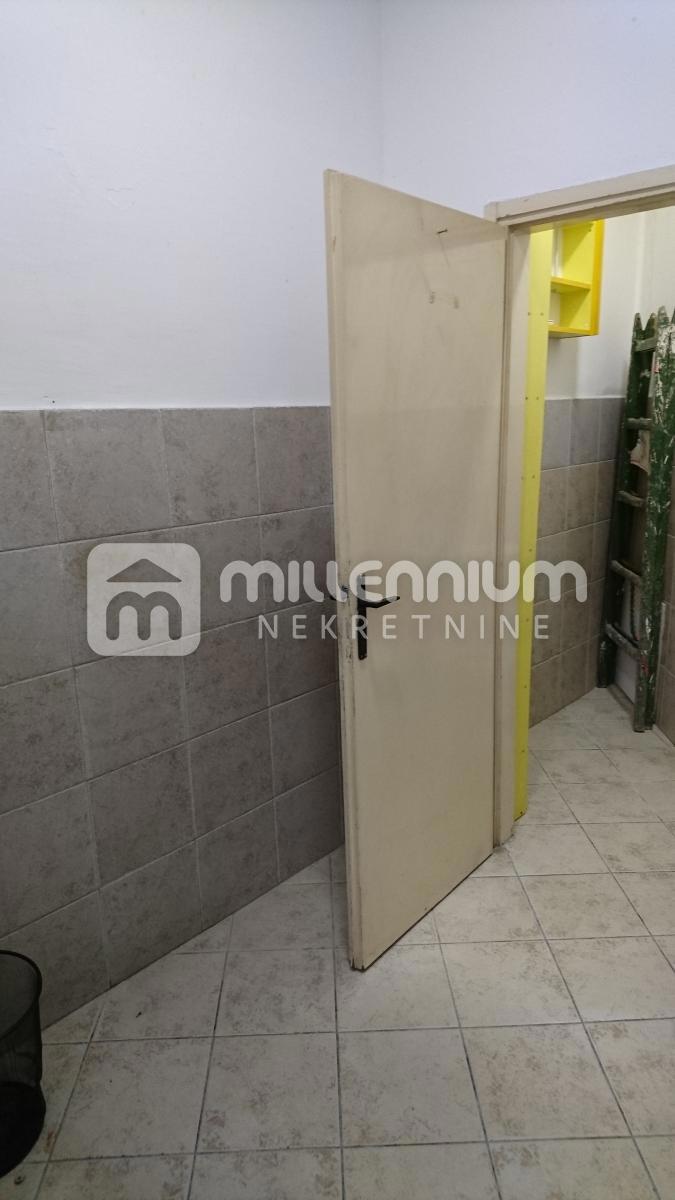 Locale commerciale Belveder, Rijeka, 27m2