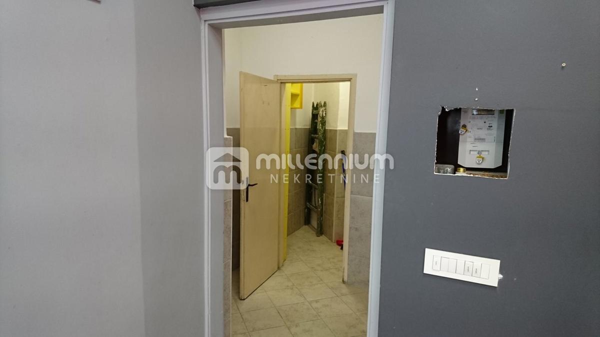 Locale commerciale Belveder, Rijeka, 27m2