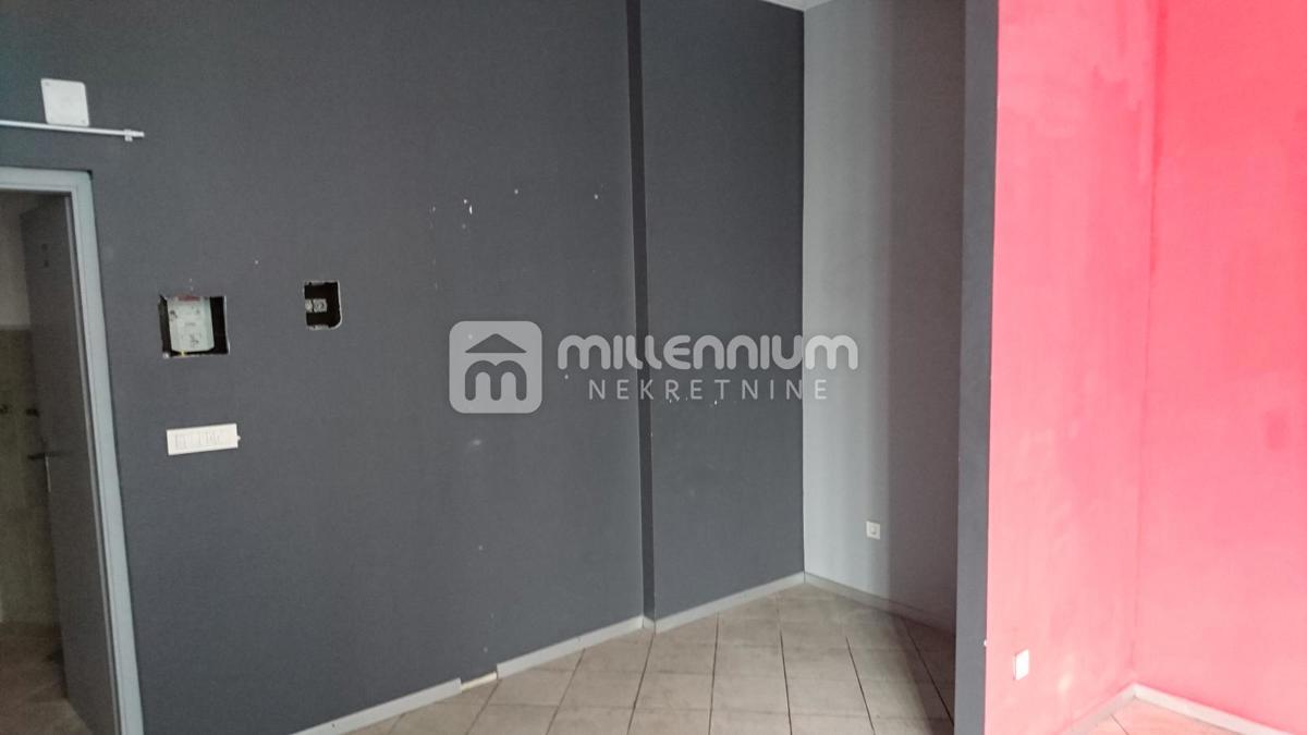 Locale commerciale Belveder, Rijeka, 27m2