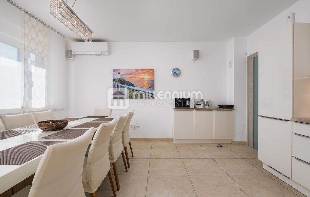 Casa Fažana, 350m2