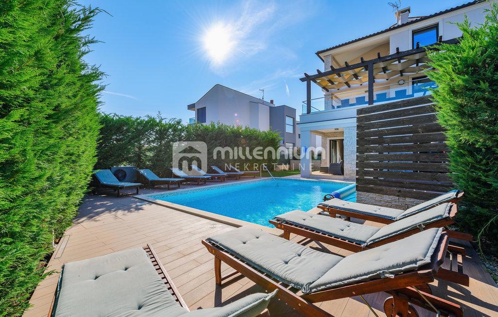 Casa Fažana, 350m2