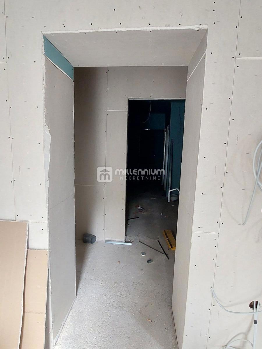 Locale commerciale Marčelji, Viškovo, 294m2