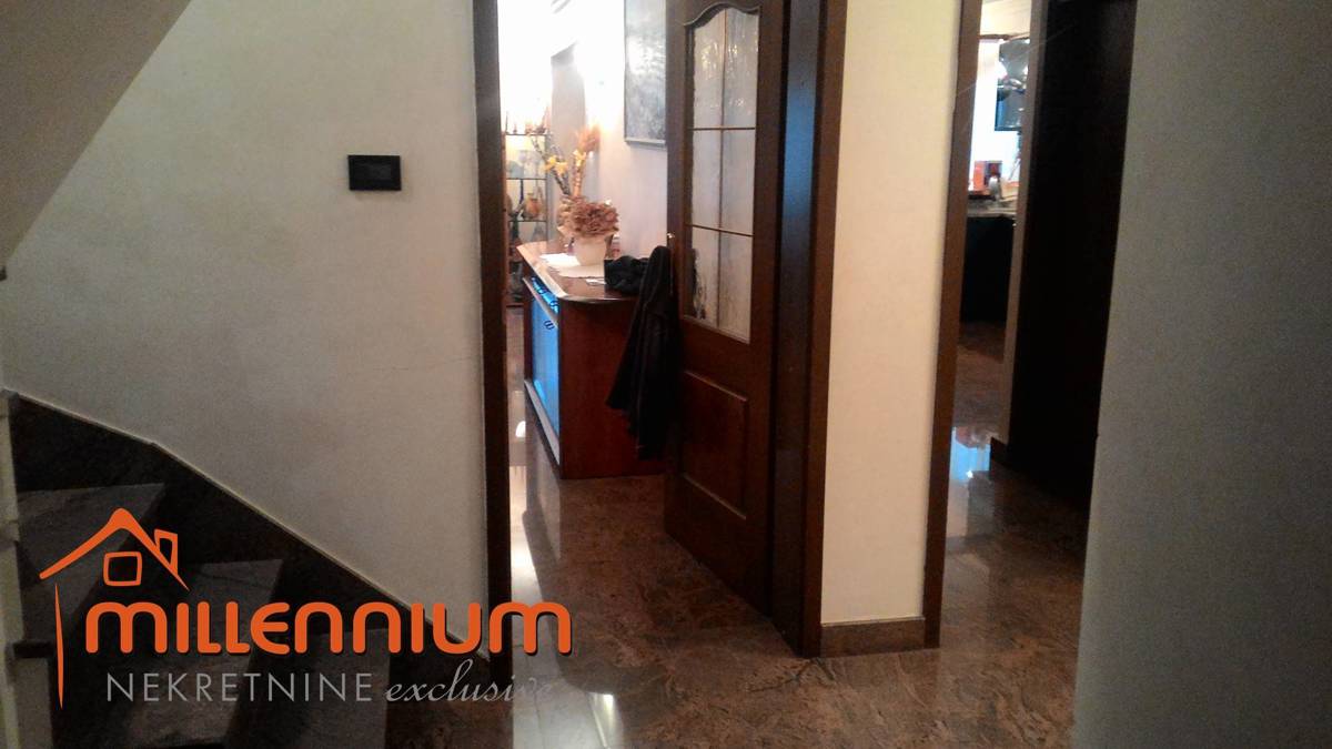 Appartamento Marinići, Viškovo, 390m2