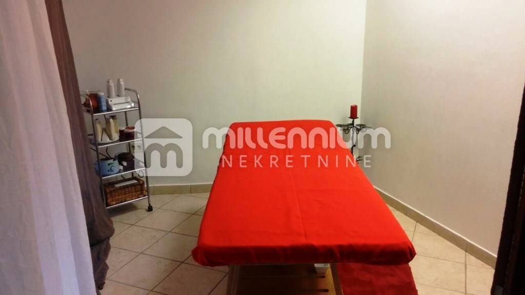 Locale commerciale Viškovo, 74m2